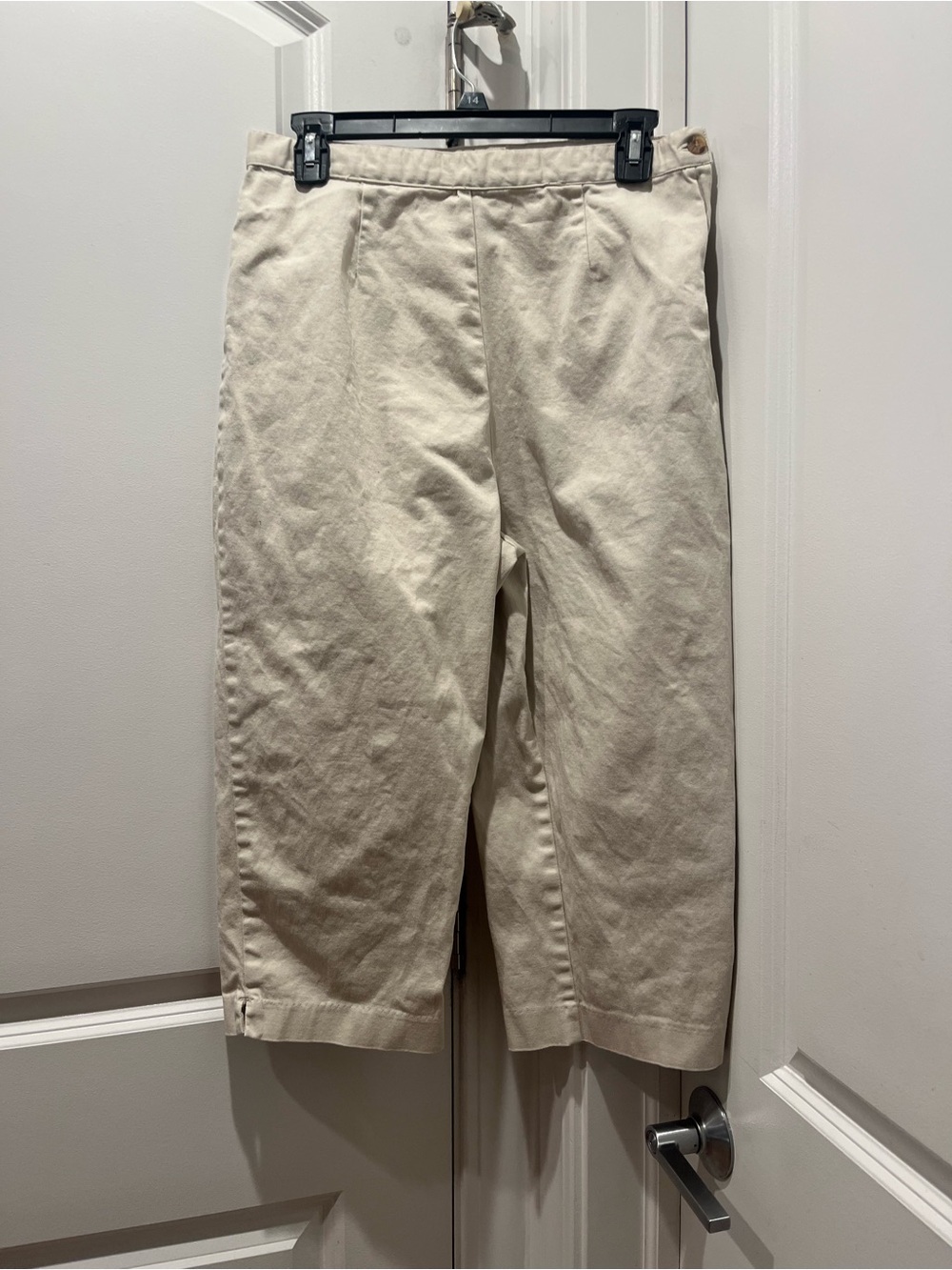 St. John's Bay Women's Cream Capris